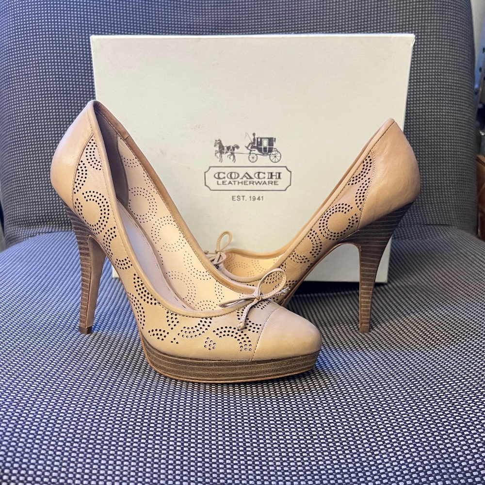 LIKE NEW Bethanie Leather Pumps/ Sand color/ Size 8.5